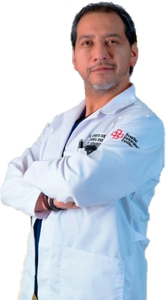 Foto del Dr. Alberto Saquicela, especialista en Cirugía General y Laparoscópica